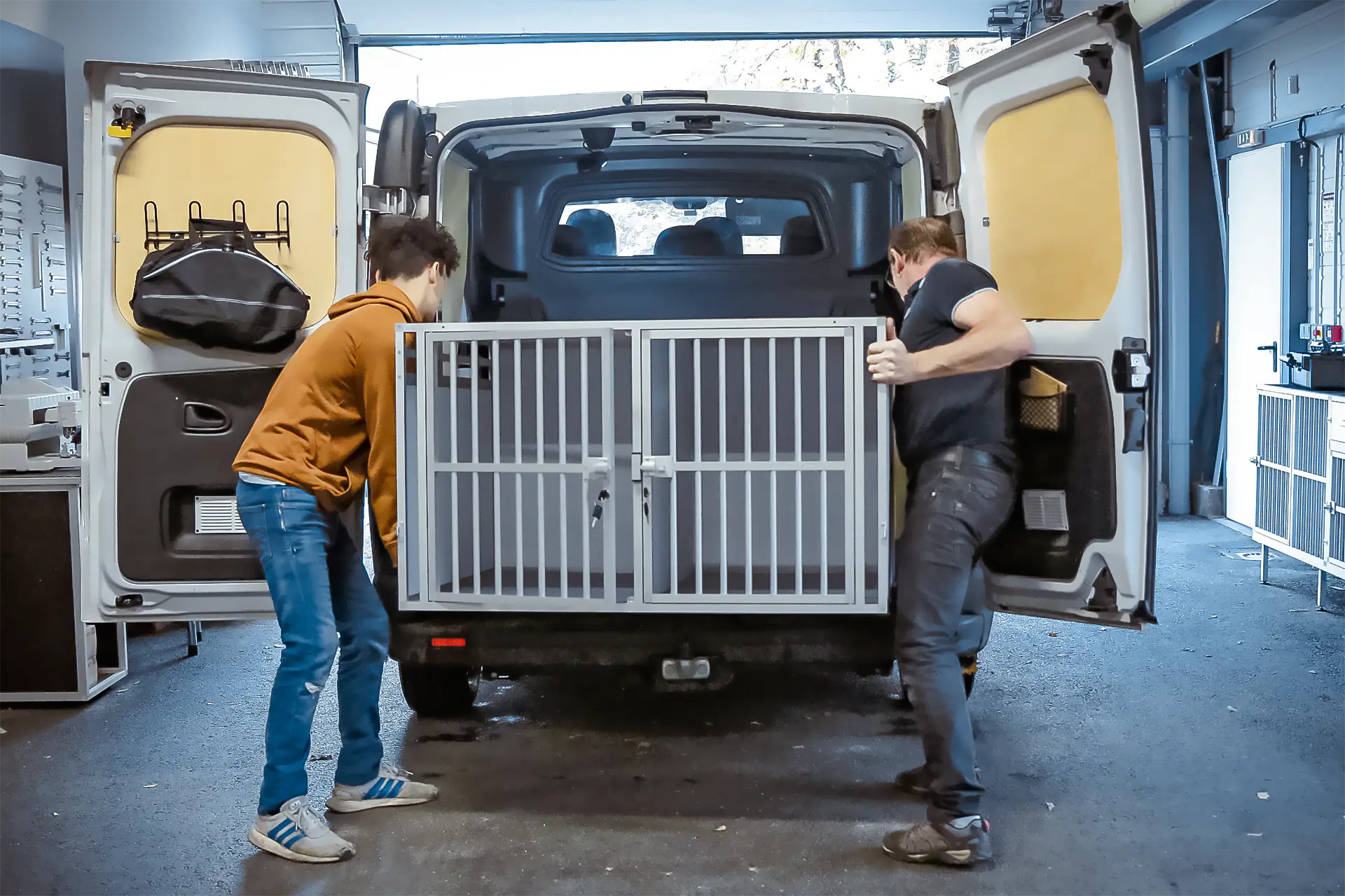 Installation d'une caisse de transport braveur